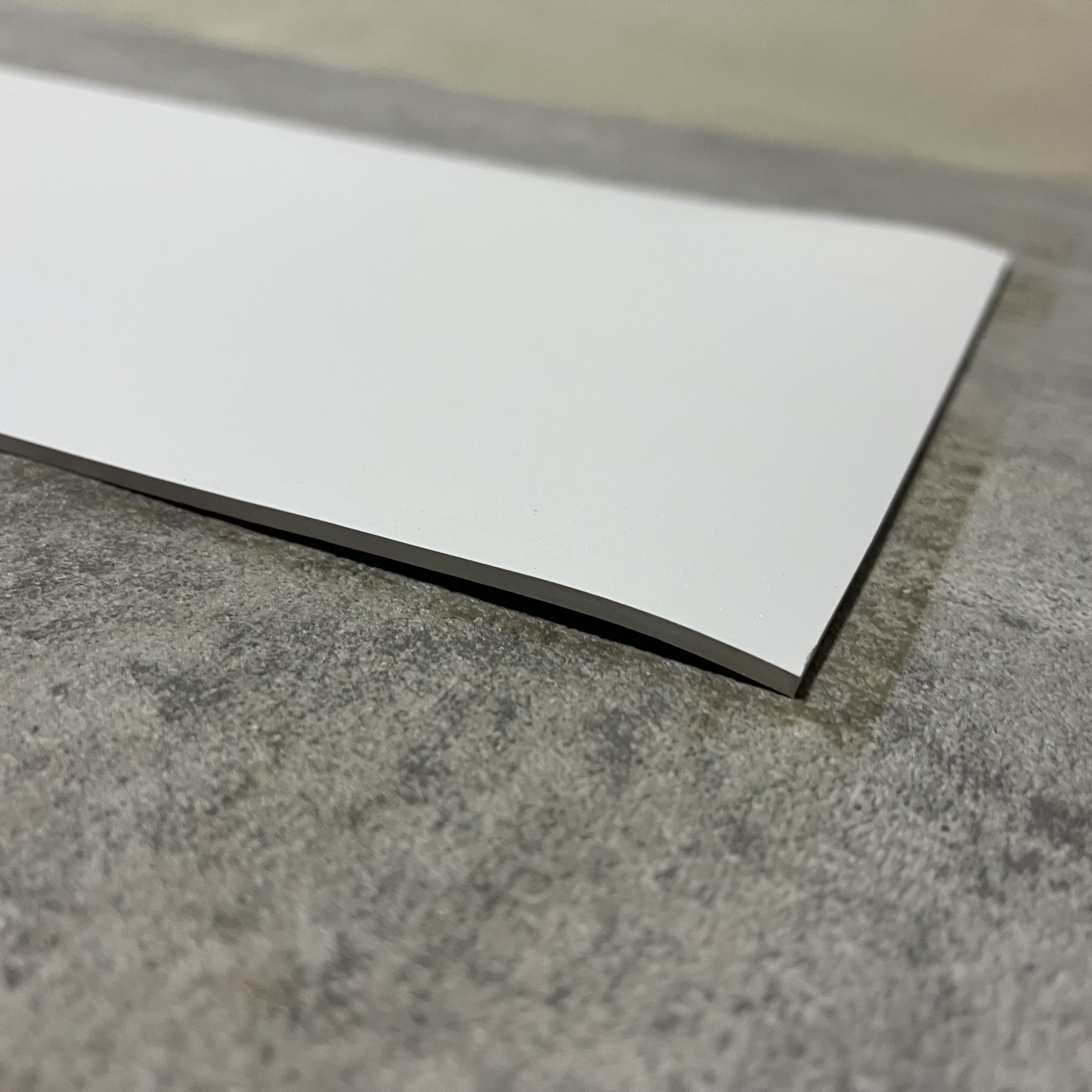 EPDMシート端材_白_硬度65°_厚み3mm_入間川ゴム 2