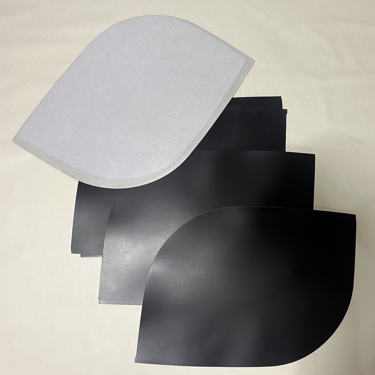難燃CR端材_黒_硬度60℃_t1.5×345×255_FC-110-SZ_入間川ゴム