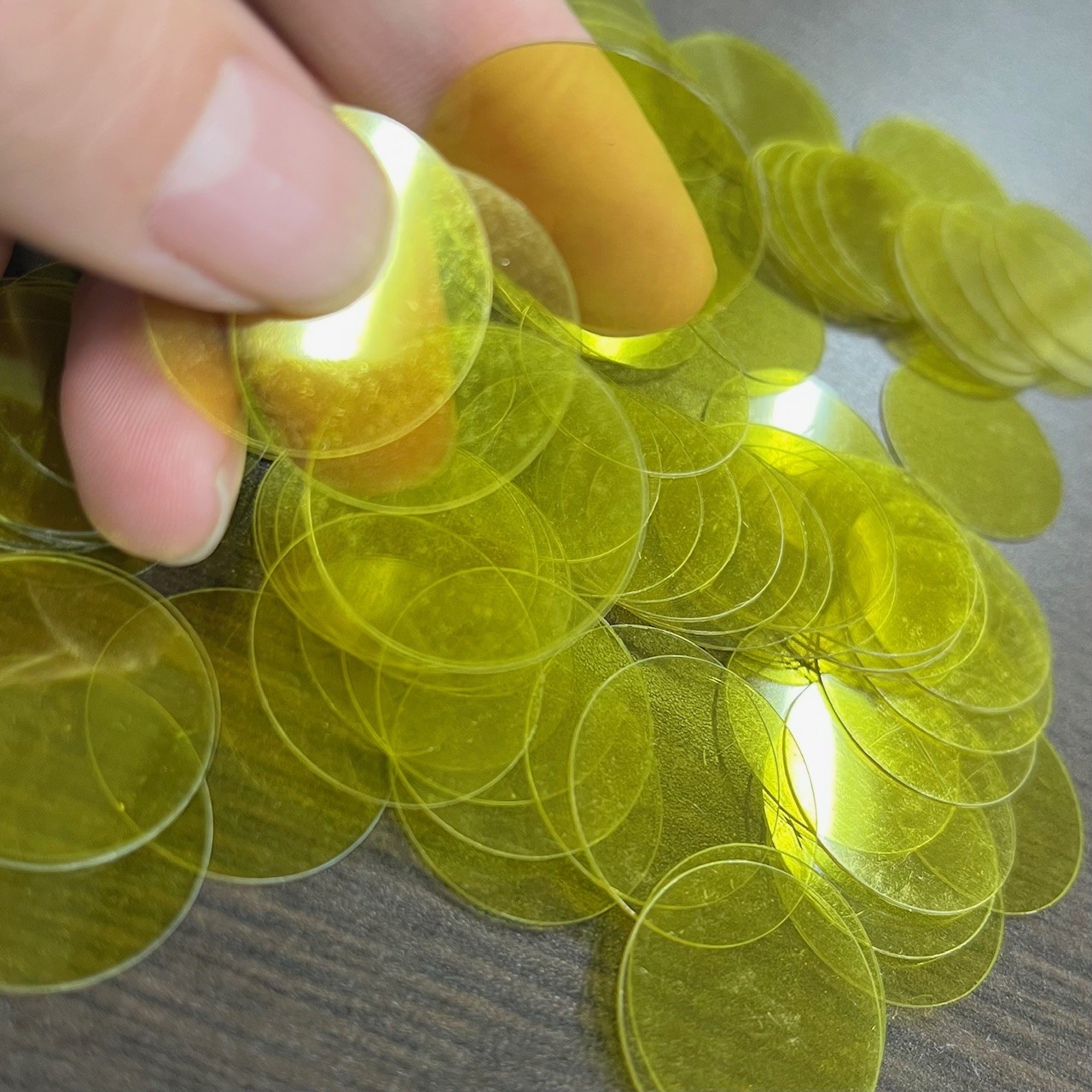 硬質塩化ビニルシート エスビロン® シート端材_透明イエロー_大野社 2